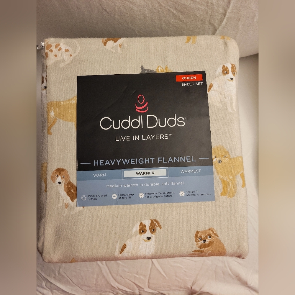100% Cotton. Cuddl Duds Flannel Sheet Set - Cream with Dog Pattern